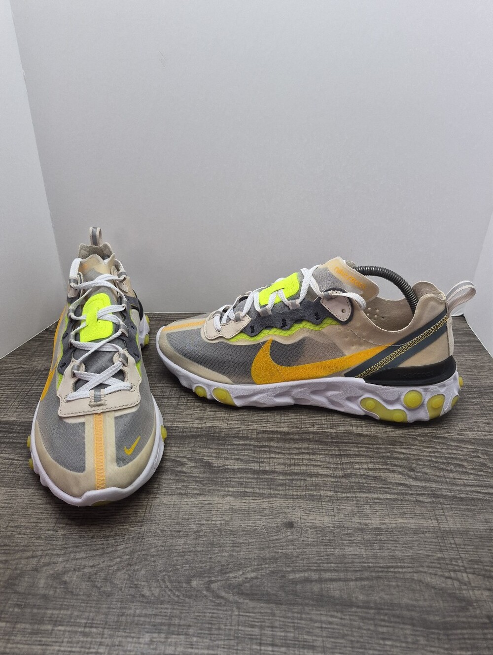 Nike React Element 87 Sneakers Size Mens Size 10 Tan Running Shoes
